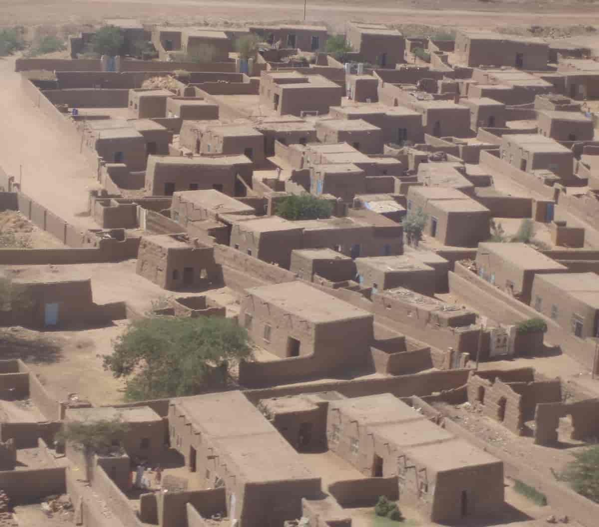 Typisk landsbybusetnad langs Nilen i nordlege Sudan.