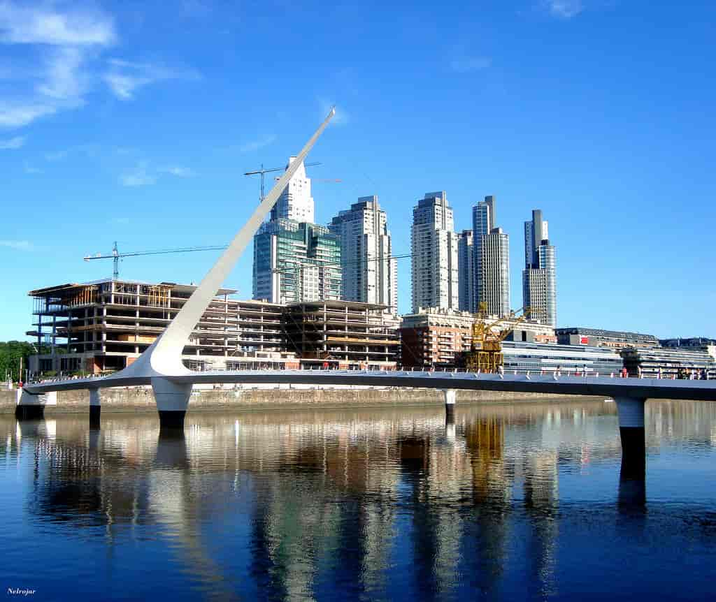 Puente de la Mujer, moderne bro i havnebydelen Puerto Madero