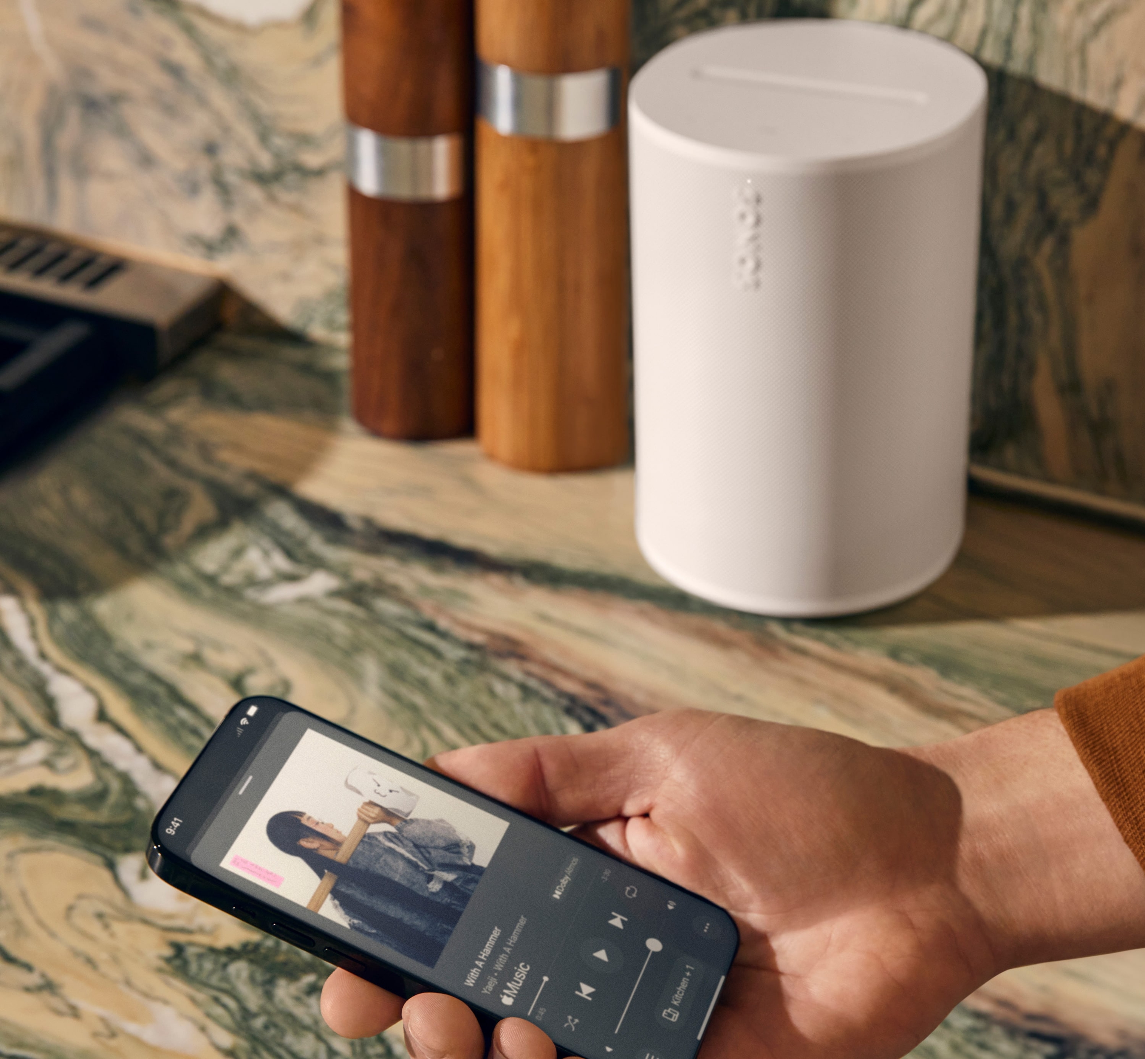 Utilisation de l’application Sonos avec Era 100 en arrière-plan