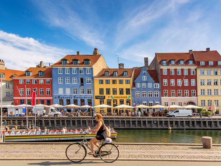 This European city is rewarding well-behaved tourists with free meals and activities