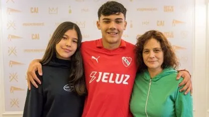 El juvenil Bautista González firmó su primer contrato profesional