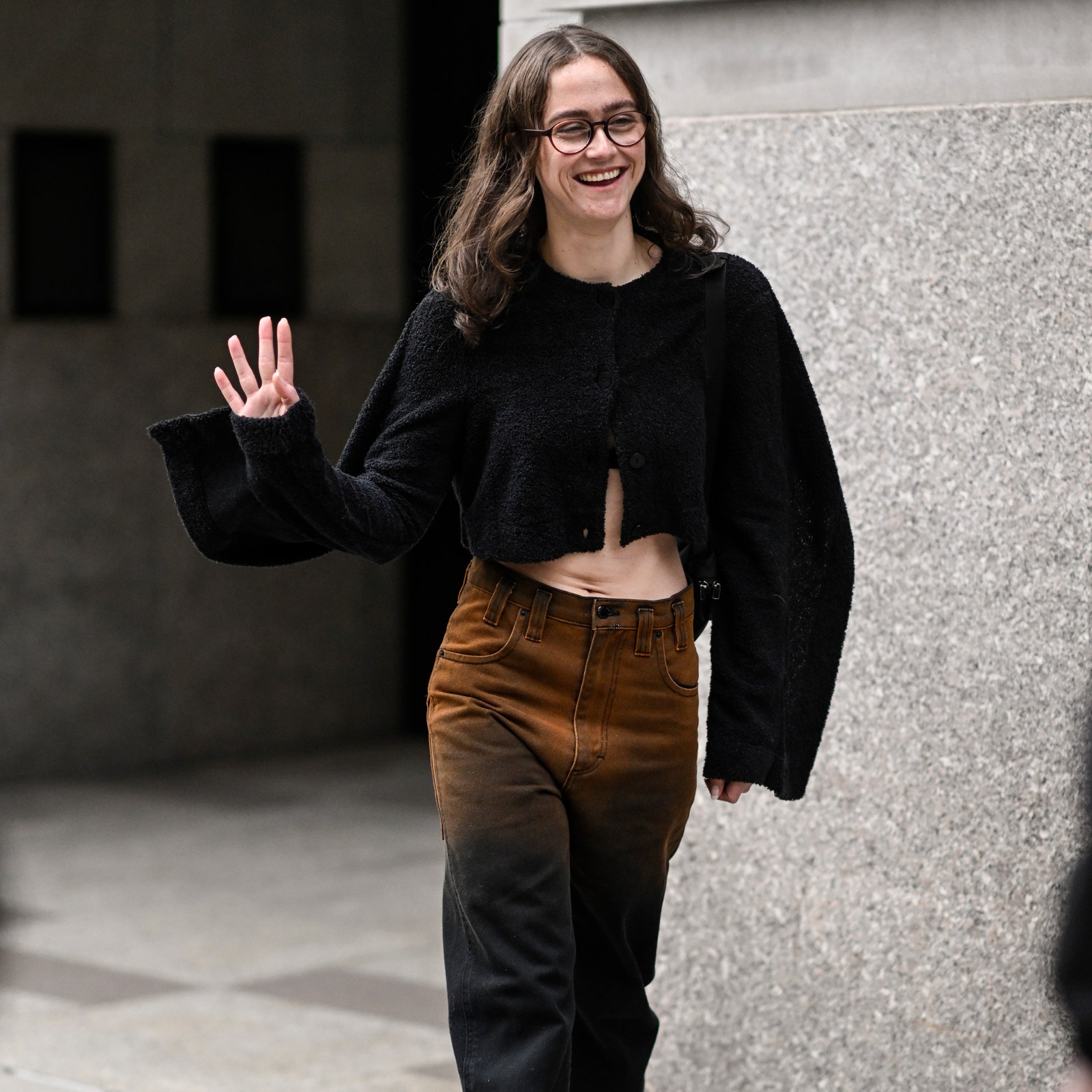 Ella Emhoff, la belle-fille de Kamala Harris, fait sensation avec son sac cookie à la Convention démocrate