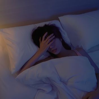 女性は男性より睡眠時間が短く頻繁に目が覚める：研究結果