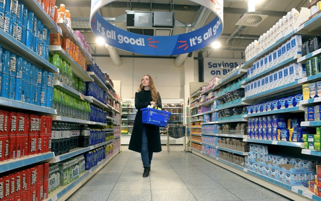 COMMISSIONED BY ROSY SHEARMAN THE METRO. Pictured: Courtney Pochin shopping around Company Store, in Southampton. Company Store is a little-known retailer, a bit like Costco, that sells surplus stock. Metro reporter, Courtney Pochin. Address: 4 Hawkeswood Rd, Southampton SO18 1AB. ?? Simon Czapp/Solent News & Photo Agency UK +44 (0) 2380 458800