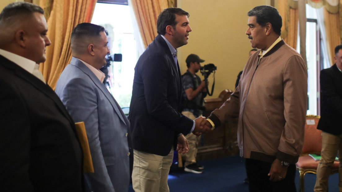 Maduro conforma un frente de paz junto a líderes de la "oposición independiente"