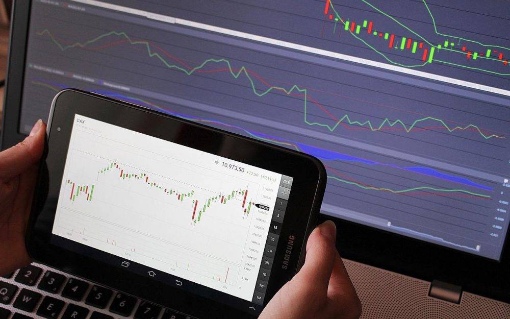 Forex trading in the era of blockchain: New opportunities and challenges