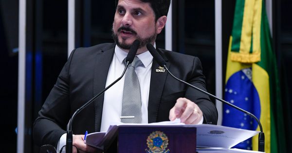 A acusação veio de um vídeo compartilhado pelo senador nas redes sociais; parlamentar diz que foi alvo de ação abusiva