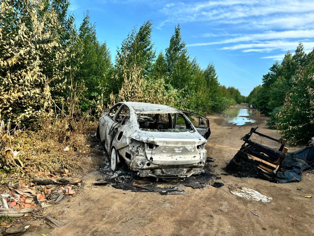 Corpo carbonizado encontrado em carro na Serra