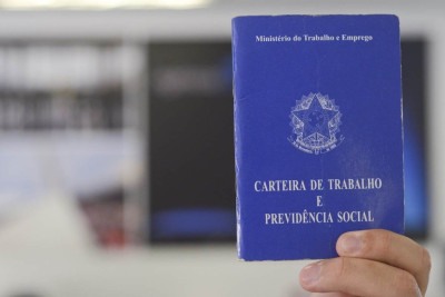 Carteira de trabalho tem custo -  (crédito: Ana Volpe/Agência Senado)