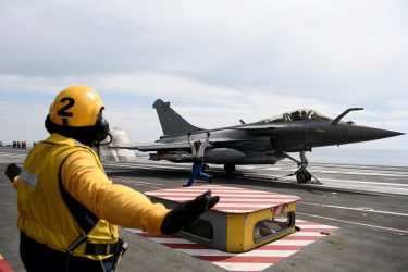 インドは国産初の空母INS Vikrantの艦載機にフランスのラファールMを選択