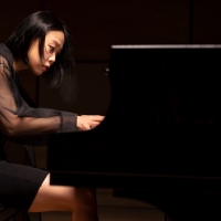 Yeol Eum Son performing on a grand piano