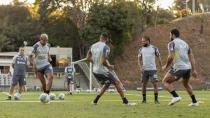 Jogadores do Atlético em treino na Cidade do Galo - Crédito: 