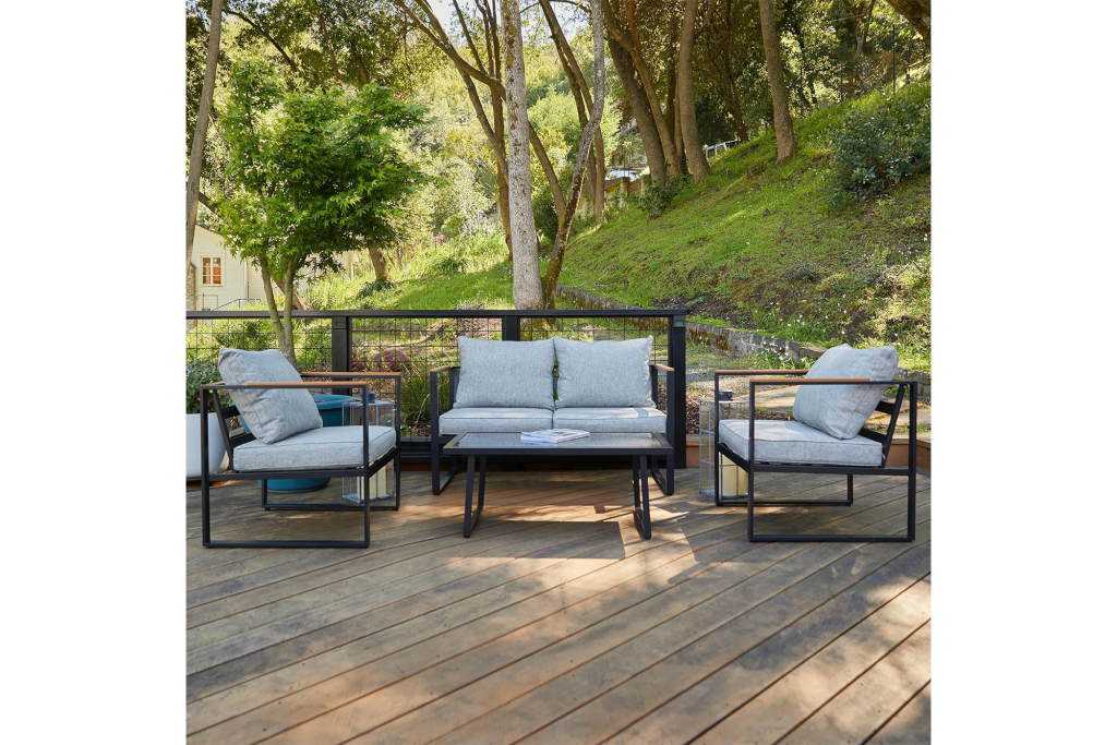 East Oak 4-Piece Outdoor Patio Set