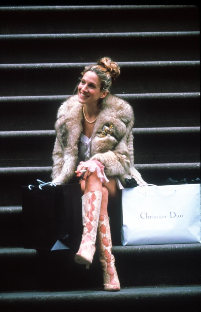 Actress Sarah Jessica Parker (Carrie) acts in a scene from the HBO television series "Sex and the City" third season, episode "Where There's Smoke". 