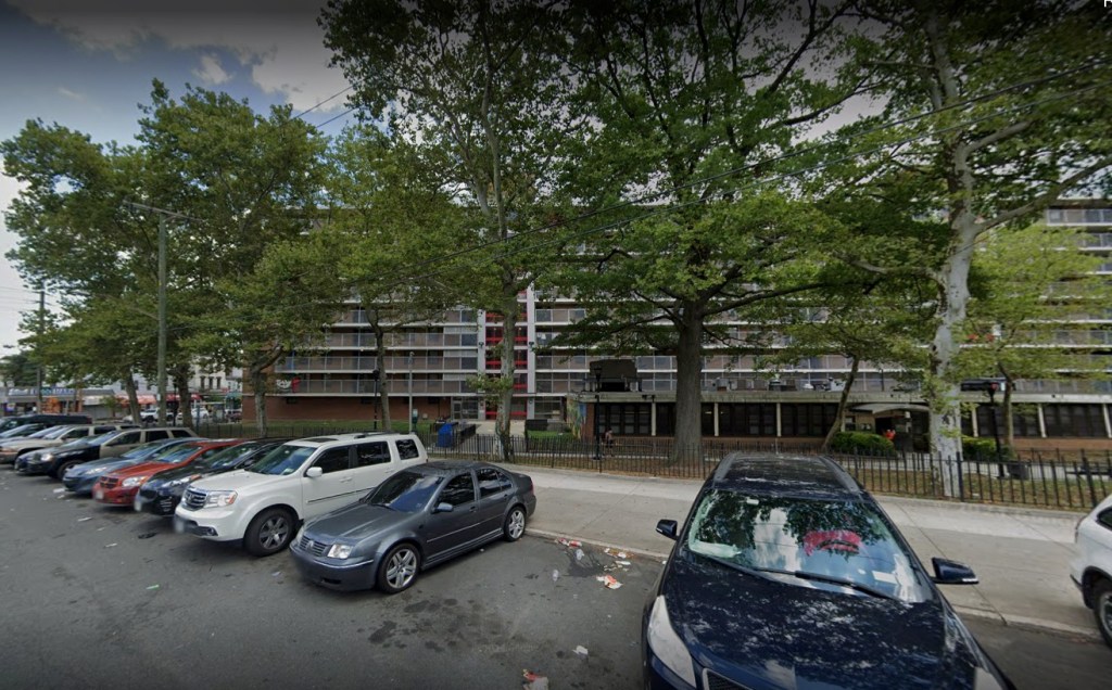 The 14-year-old boy was blasted in the leg around 5:45 p.m. near a building on Broad Street near Gordon Street, part of NYCHA’s Stapleton Houses, police said. 