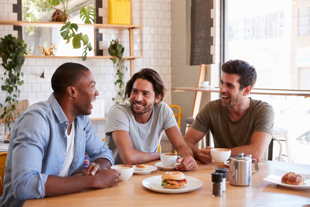 A recent study shows that men have five “general” friends, three close friends and two best friends, on average.