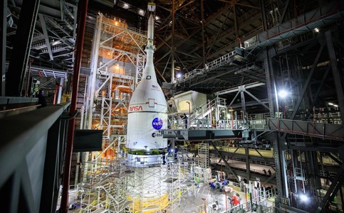 Oversight Artemis command module loaded in VAB