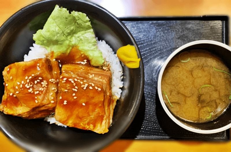 とらえもん ラフテー丼