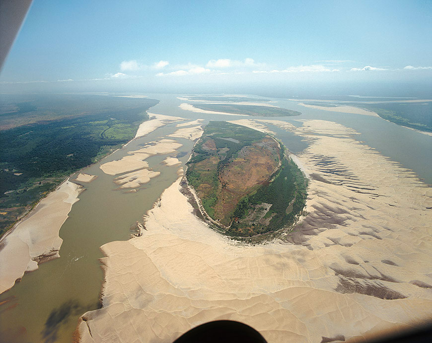 The Orinoco River is widest where it crosses the savannah regions in Venezuela and Colombia.