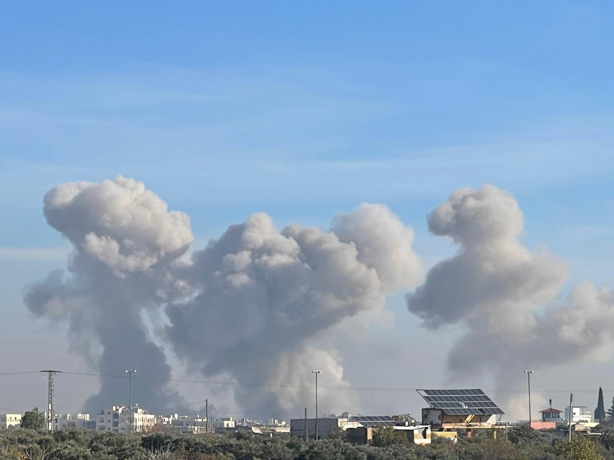 Warplanes bomb Idlib city neighborhoods