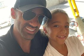 Toni Costa y su hija Alaia