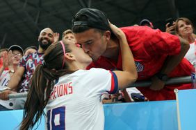 Alex Morgan, Servando Carrasco