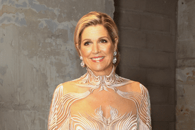 Reina Máxima deslumbra en París vestido transparente efecto tatuaje Iris Van Herpen