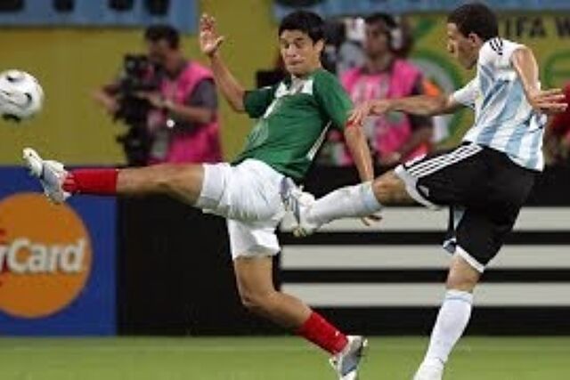 El momento en que Rodr�guez anota el gol de Argentina ante M�xico.