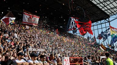 Le Stade Millerntor de Sankt Pauli.