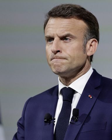 L'extrême droite est-elle pour "la sortie de l'Otan", comme l'affirme Emmanuel Macron ? 
