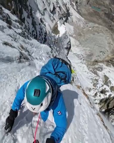 VIDÉO - Himalaya : un exploit réalisé par deux Français à plus de 7000 mètres d'altitude