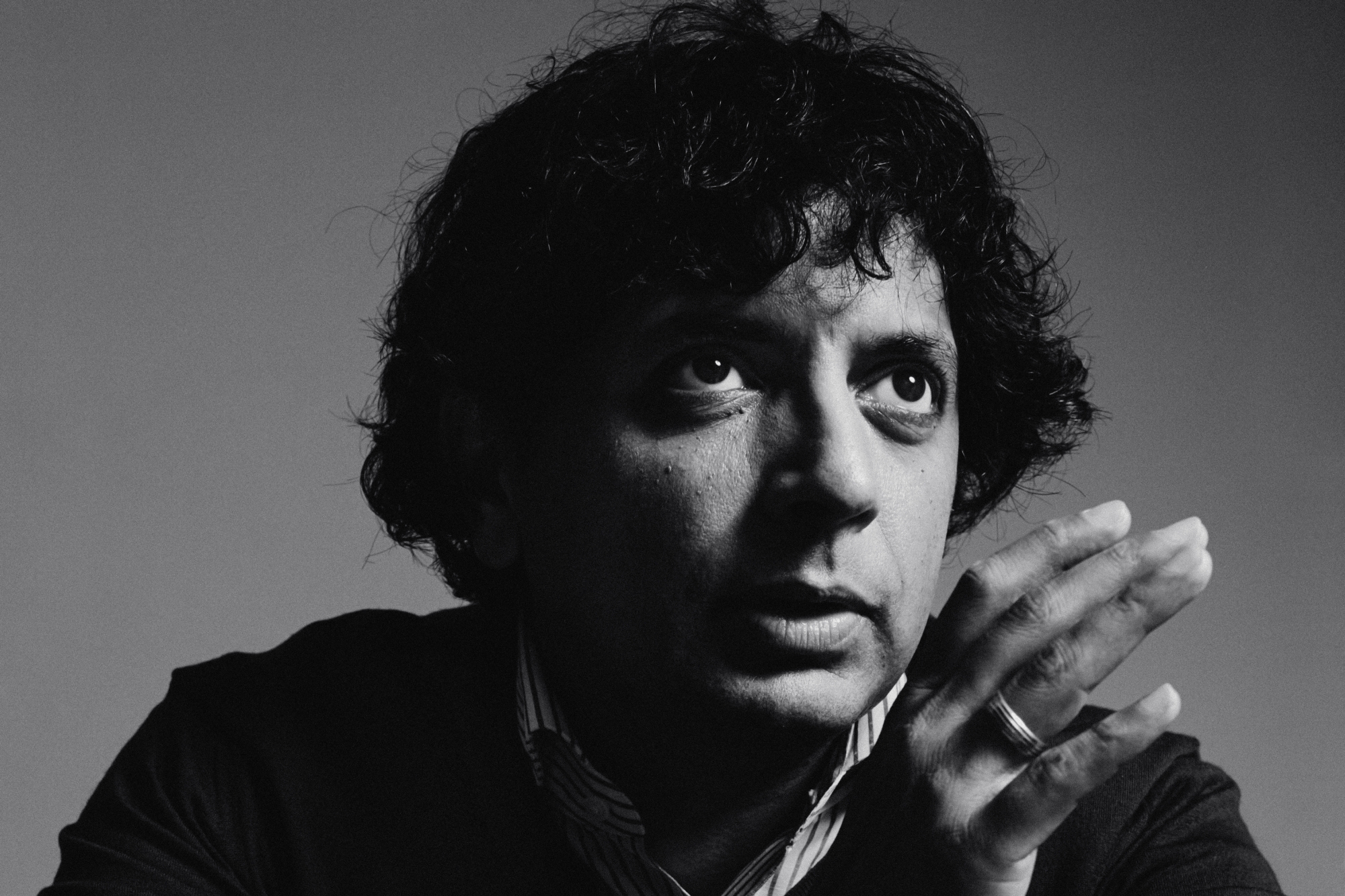 R1323_TheMix_M_Knight-Shyamalan.jpg