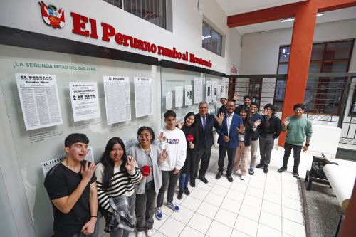 Estudiantes de la UPC visitaron Editora Perú para participar en la iniciativa Vive Andina