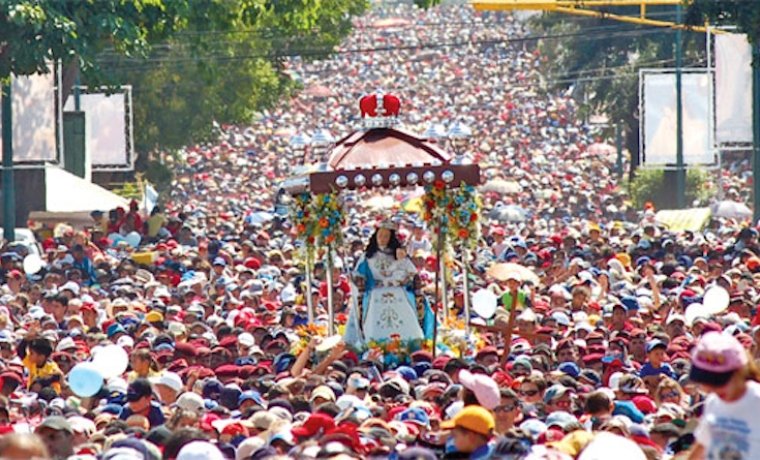 Revelan vestido que lucirá la Divina Pastora