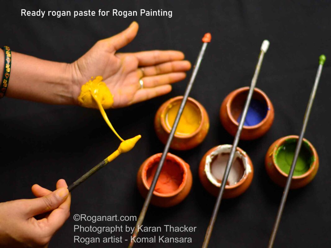 Ready rogan paste for Rogan painting By Komal Kansara from Madhapar