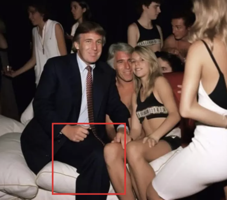 In the picture, Donald Trump seems to only have one leg.