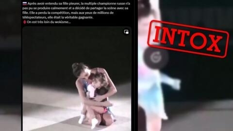 Des internautes pro-Kremlin prétendent qu'une gymnaste russe aurait abandonné sa performance pour calmer les pleurs de sa fille. Il s'agit en fait d'un numéro de gala où il était prévu que l'athlète et sa fille dansent ensemble. 