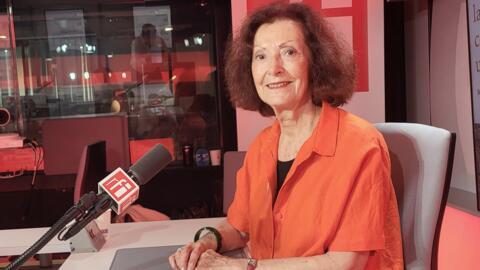 La crítica de arte francesa Christine Frérot con Jordi Batallé en los estudios de RFI