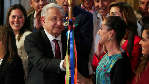 El presidente mexicano Andrés Manuel López Obrador junto  a Claudia Sheinbaum, del Movimiento de Regeneración Nacional (MORENA), en Ciudad de México.