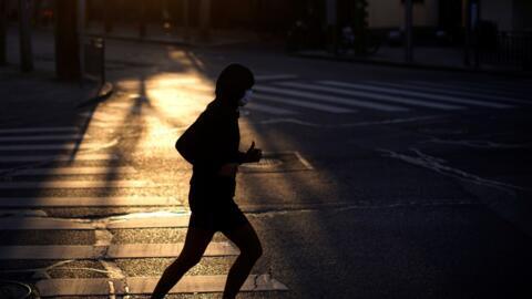 Correr nos arredores de casa foi a maneira encontrada por muita gente para manter a forma durante o confinamento.