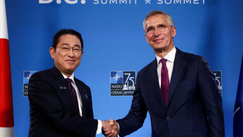 日本首相岸田文雄与北约秘书长斯托尔滕贝格资料图片