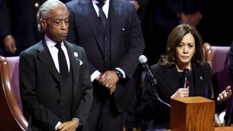 La vicepresidenta Kamala Harris con el reverendo Al Sharpton en el funeral de Tyre Nichols en Memphis, el 1 de febrero de 2023.