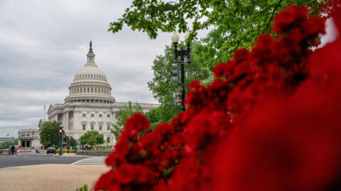 Vue du Capitole des États-Unis avant le vote de la Chambre des représentants sur une loi prévoyant une aide à la sécurité de 95 milliards de dollars pour l'Ukraine, Israël et Taïwan, sur la colline du Capitole à Washington, aux États-Unis, le 20 avril 2024.