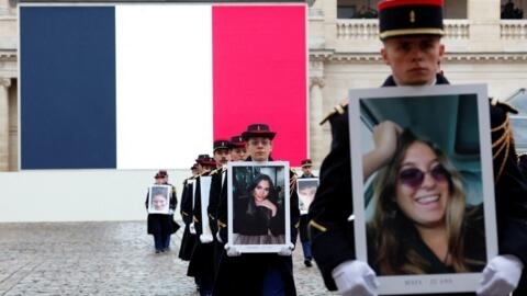 Les portraits des 42 citoyens français tués dans les attentats du Hamas le 7 octobre 2023, cérémonie d'hommage aux Invalides, le 7 février 2024.