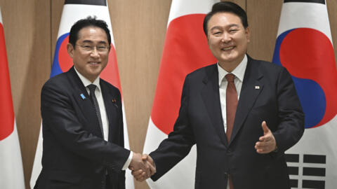 日本首相岸田文雄与韩国总统尹锡悦资料图片