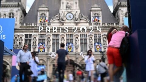 Hasta el 8 de septiembre, la plaza frente al Ayuntamiento de París, en pleno centro de la capital, será una de las zonas festivas. La terraza de los Juegos estará abierta al público hasta medianoche los días de competición (22:00 GMT).
