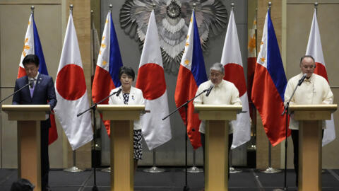 Bộ trưởng Quốc Phòng và Ngoại Giao Nhật Bản và Philippines tổ chức họp báo sau khi ký kết thỏa thuận quốc phòng tại Philippines, ngày 08/07/2024.