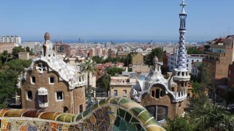 Vue de Barcelone, en Espagne, l'une des villes les plus touristiques du pays.
