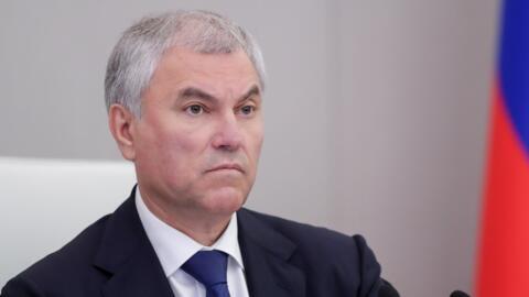 Relator da Duma, Vyacheslav Volodin, comanda sessão parlamentar que endureceu projeto de lei contra pessoas transgênero na Rússia. (13/07/2023)