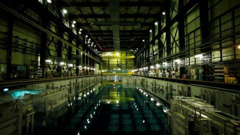 Piscina de tratamento de lixo nuclear da Hague, no noroeste da França, em 5 de junho de 2018.